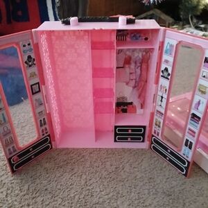 Barbie Pink Fashion Wardrobe